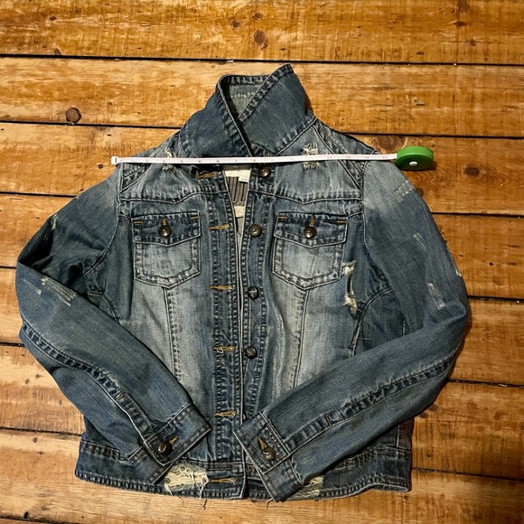 Size Small, Distressed Denim Jacket - very unique - Picture 5 of 8